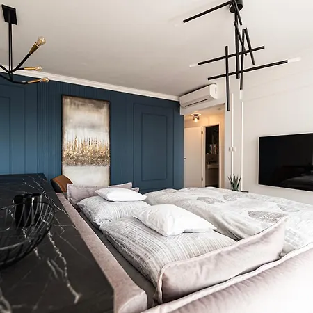 Klingerka Apartment, 25th Floor With Free Parking And View Of Castle And Danube Appartement Bratislava