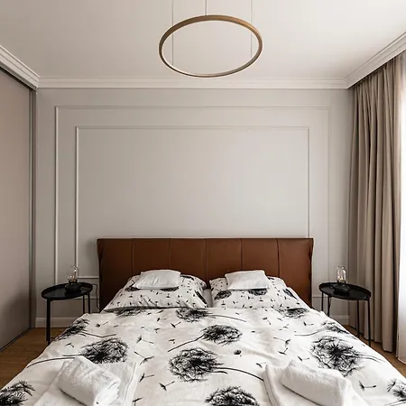Klingerka Apartment, 25th Floor With Free Parking And View Of Castle And Danube Appartement