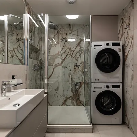 Apartament Klingerka Apartment, 25th Floor With Free Parking And View Of Castle And Danube *