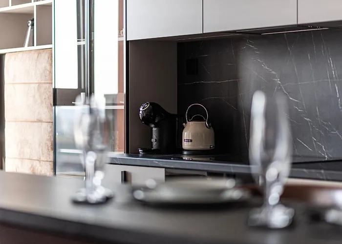 Apartmán Klingerka Apartment, 25th Floor With Free Parking And View Of Castle And Danube *