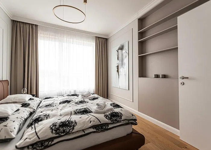 Klingerka Apartment, 25th Floor With Free Parking And View Of Castle And Danube Appartement