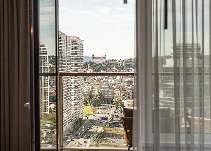 Klingerka Apartment, 25th Floor With Free Parking And View Of Castle And Danube 브라티슬라바