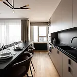Daire Klingerka Apartment, 25th Floor With Free Parking And View Of Castle And Danube Bratislava
