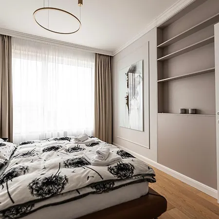 Klingerka Apartment, 25th Floor With Free Parking And View Of Castle And Danube 公寓